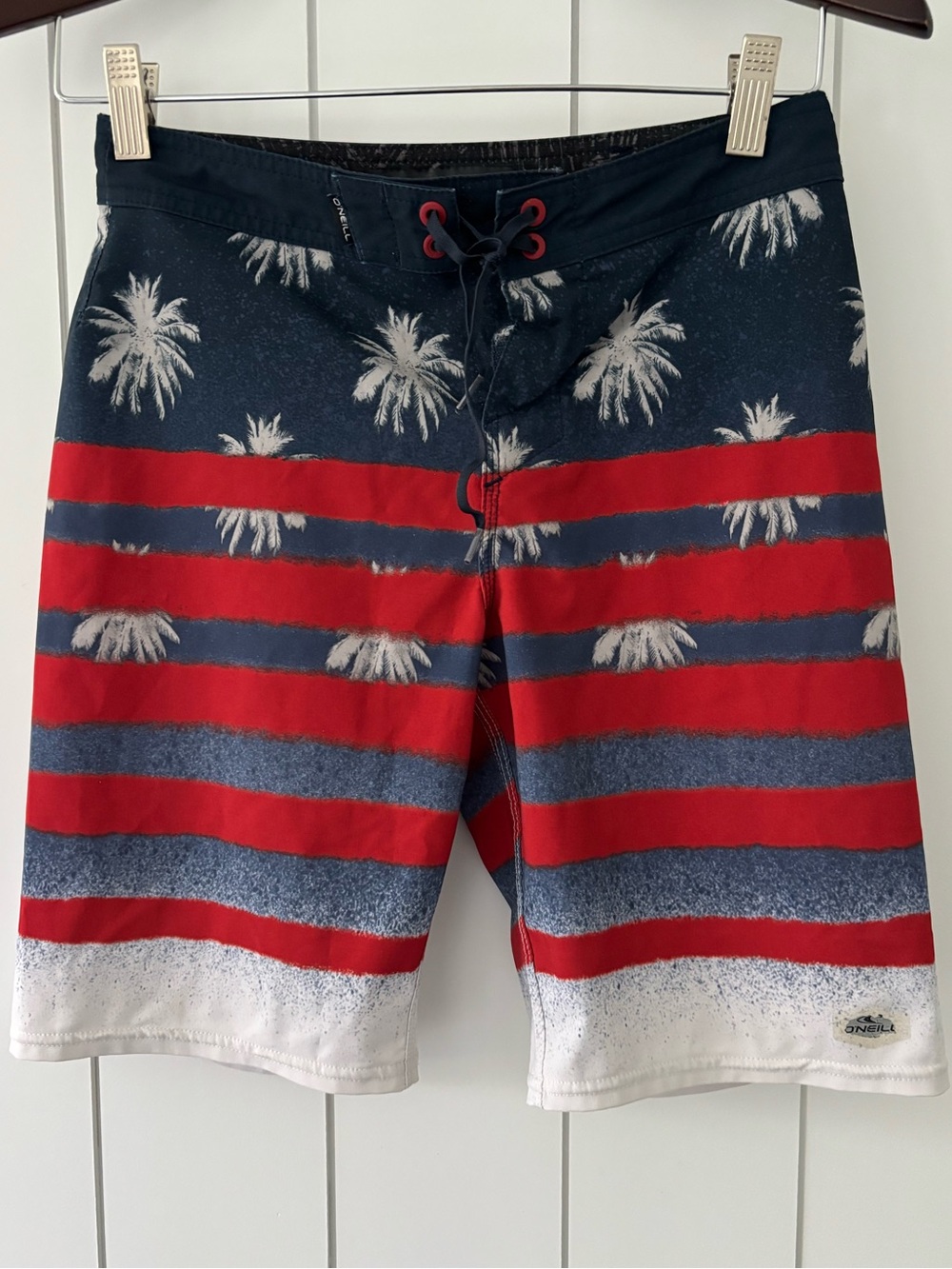 O’Neill Men's Red & Blue Palm-Print Boardshorts - no liner